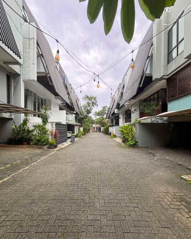 dijual rumah bangka kemang jaksel