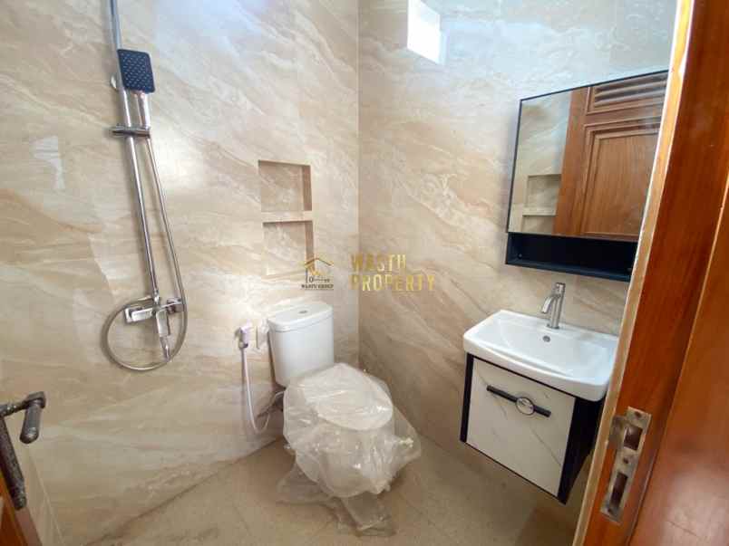 dijual rumah banyuraden