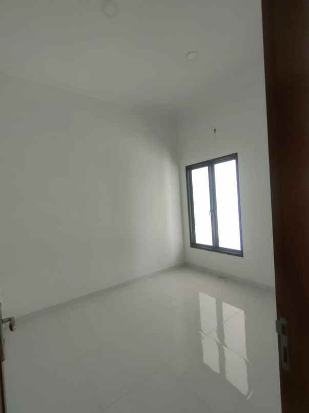 dijual rumah baru 2 lantai dekat summarecon cg 870jt