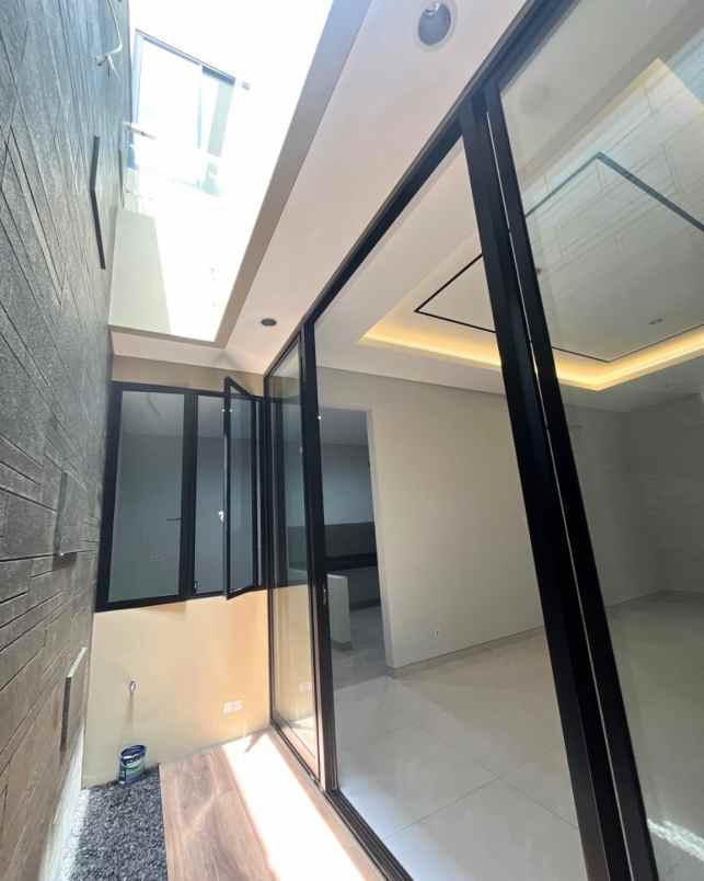 dijual rumah baru gress di citraland cluster woodland