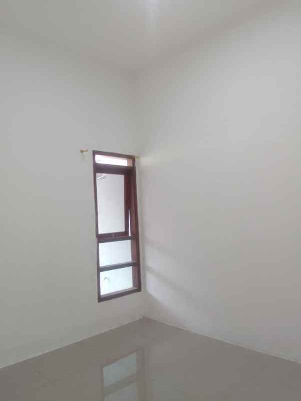 dijual rumah baru siap huni di kolmas cipageran