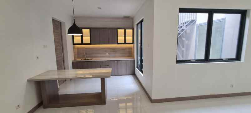 dijual rumah baru tanah luas di cipinang jakarta timur