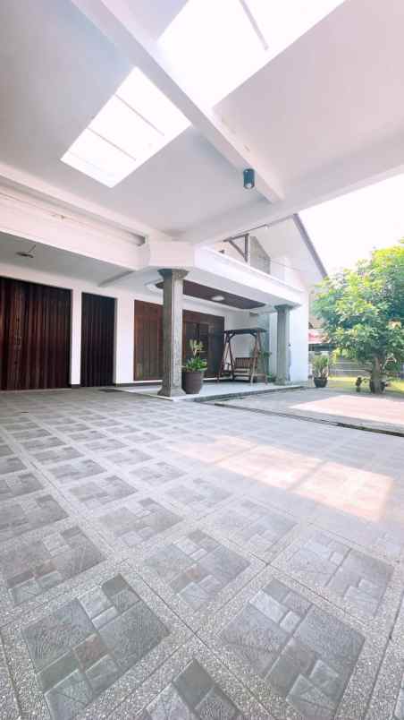 dijual rumah batu indah batununggal