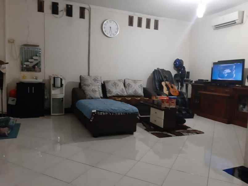dijual rumah bintara