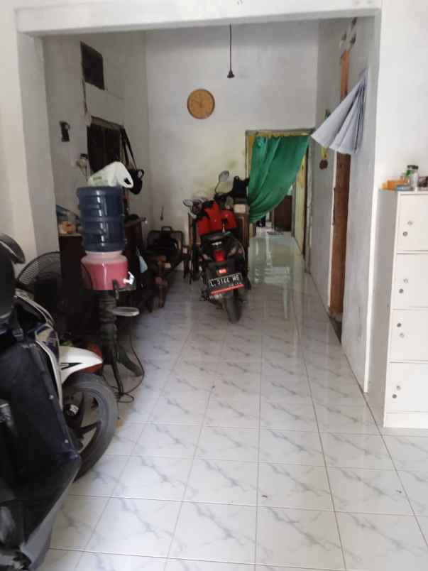 dijual rumah bratang kec wonokromo surabaya