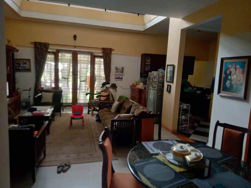 dijual rumah bumi sariwangi