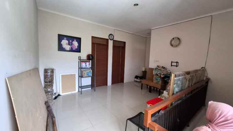 dijual rumah cantik komplek ciwaruga full furnished