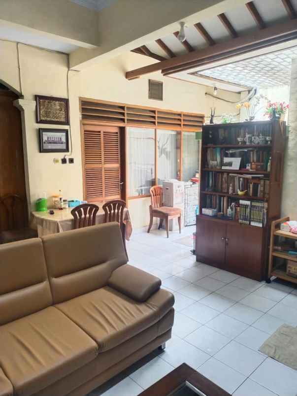 dijual rumah cempaka putih