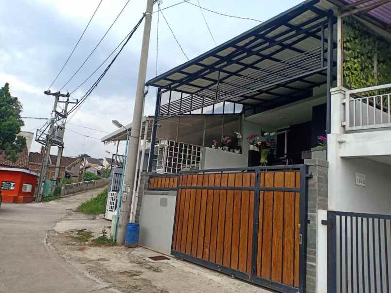 dijual rumah cihanjuang