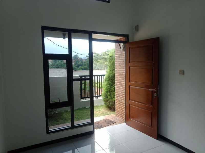 dijual rumah cikande