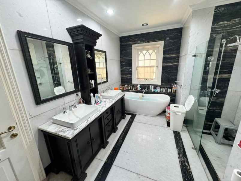 dijual rumah cilandak barat
