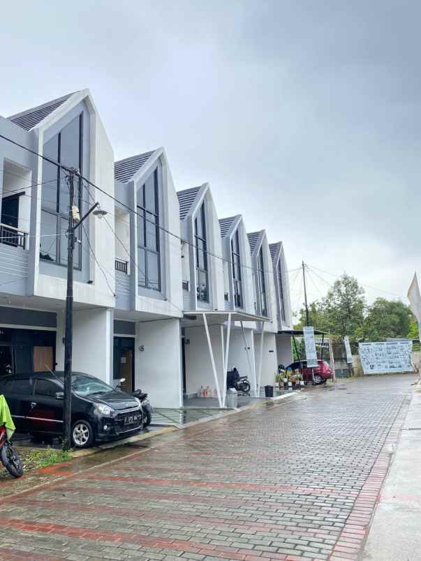 dijual rumah cilodong