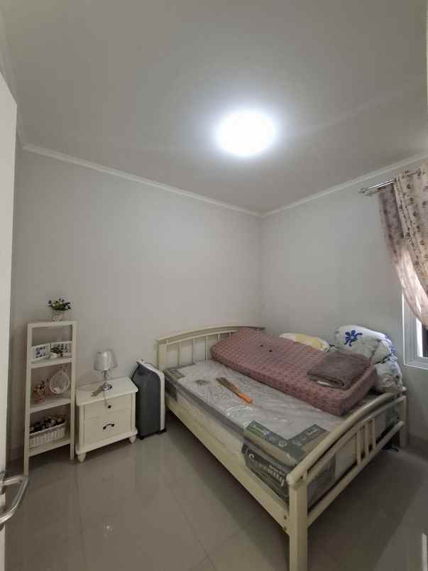 dijual rumah cipageran