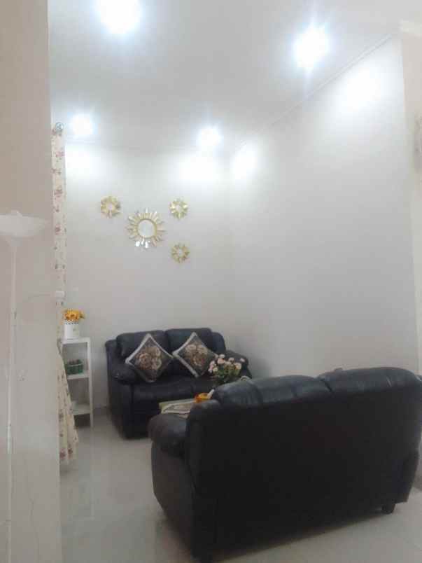 dijual rumah cipageran