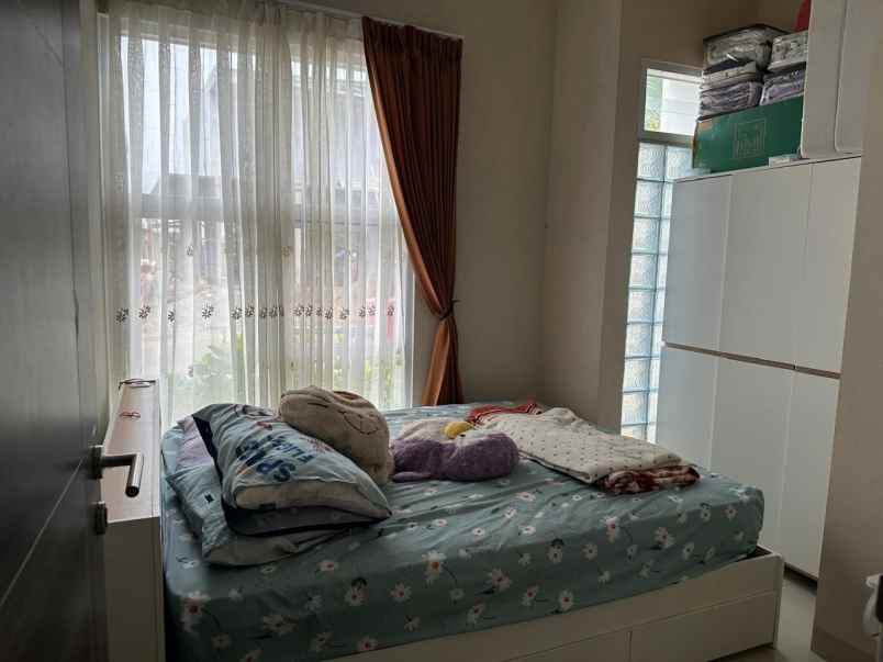 dijual rumah cipageran