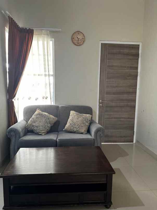 dijual rumah cipageran