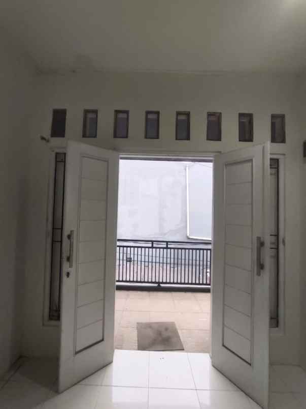 dijual rumah cipedak