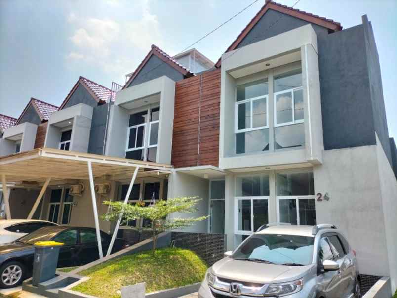 dijual rumah cisaranten