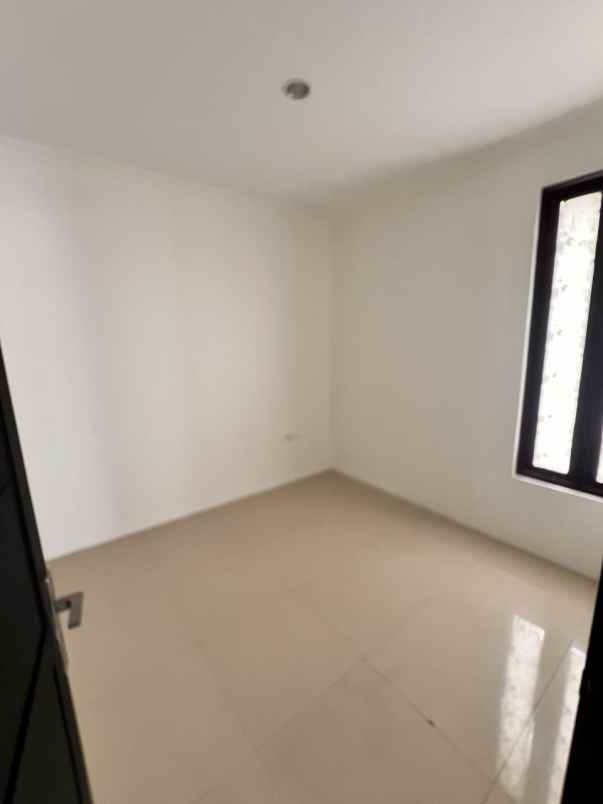 dijual rumah cisaranten kulon