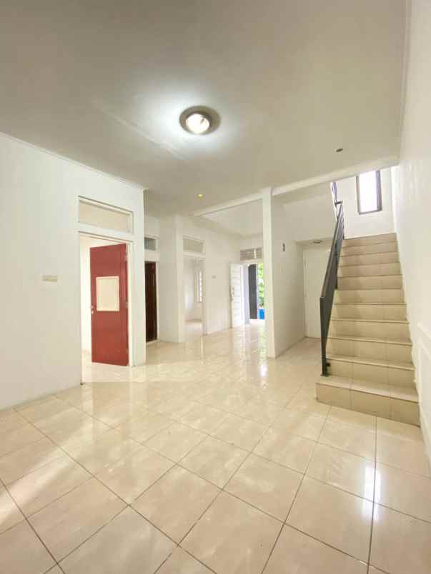 dijual rumah cluster antapani regency