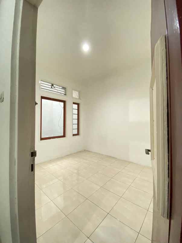 dijual rumah cluster antapani regency