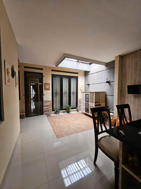 dijual rumah cluster batununggal indah