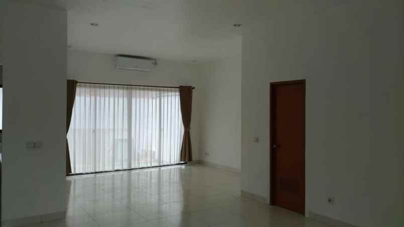 dijual rumah cluster cassia jgc