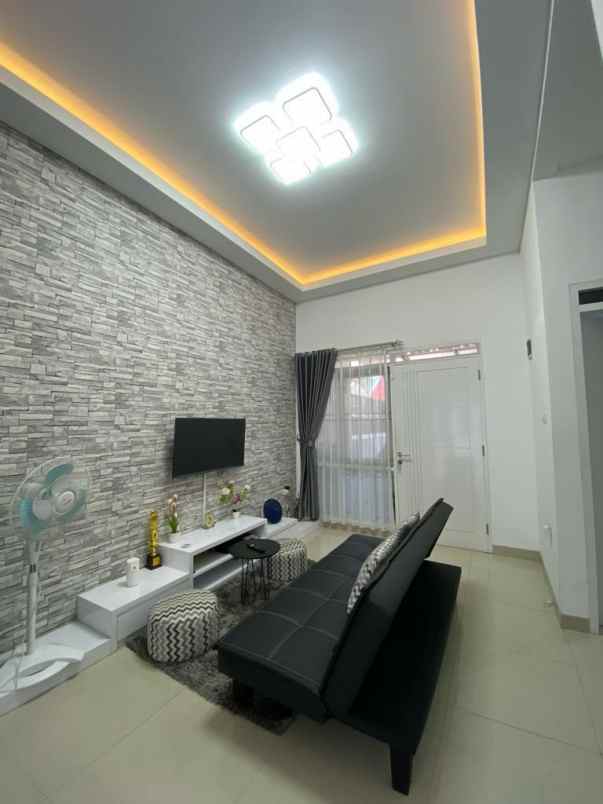 dijual rumah cluster derwati mas estate