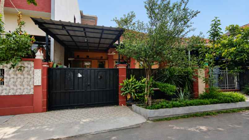 dijual rumah cluster dilenia bulevar