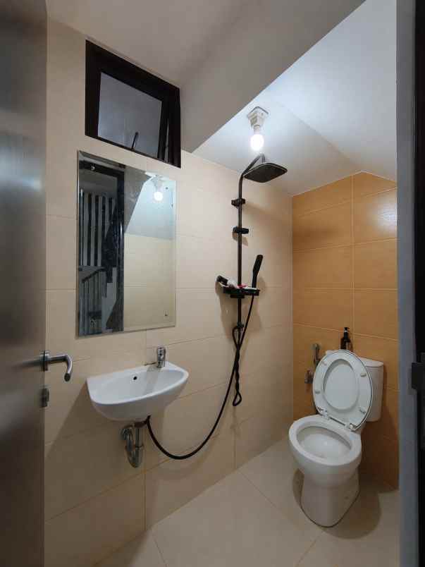 dijual rumah cluster mahakam jgc