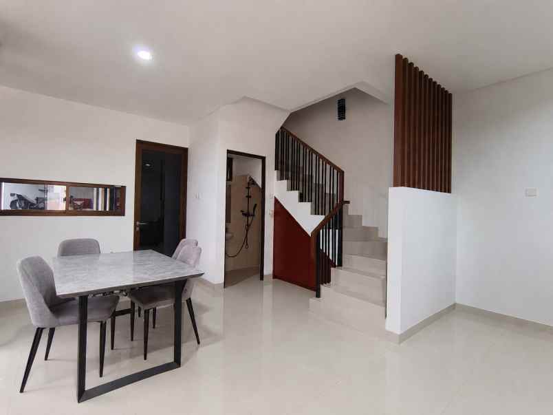dijual rumah cluster mahakam jgc