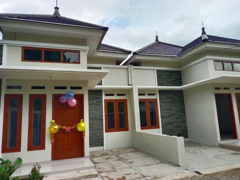 dijual rumah cluster modern baru di jepang kudus