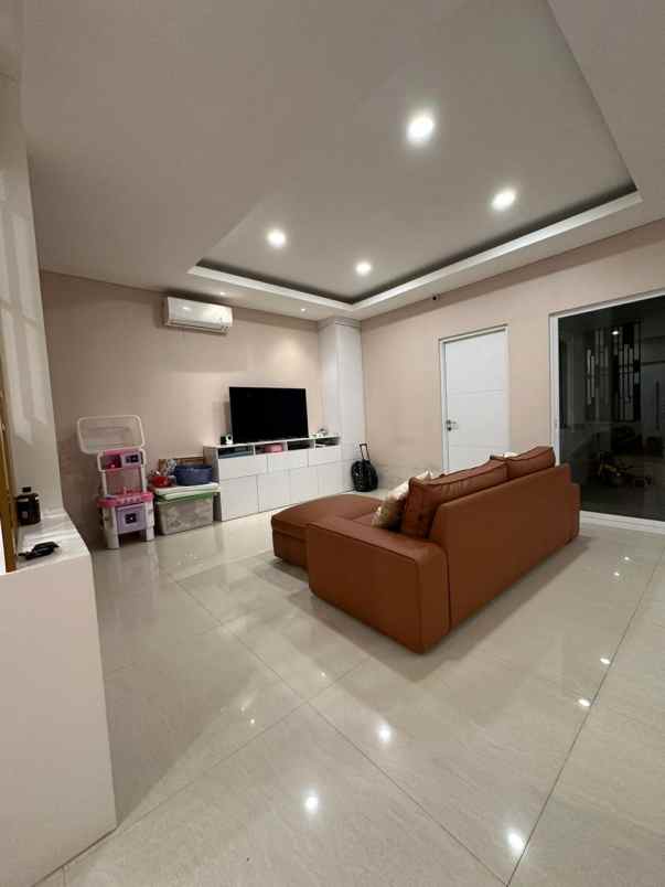 dijual rumah cluster serenade gading