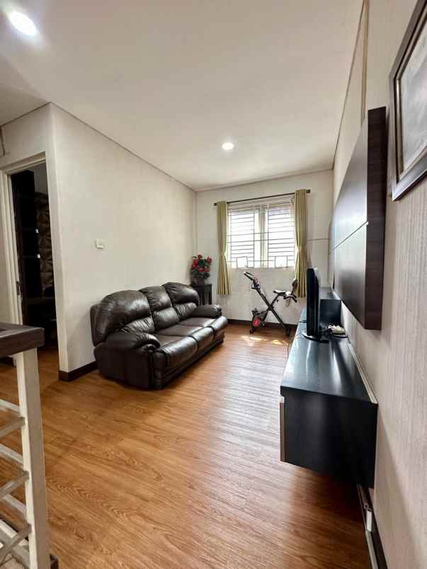 dijual rumah cluster syailendra grand