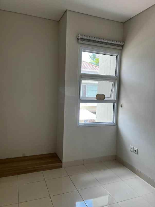 dijual rumah cluster virginia village