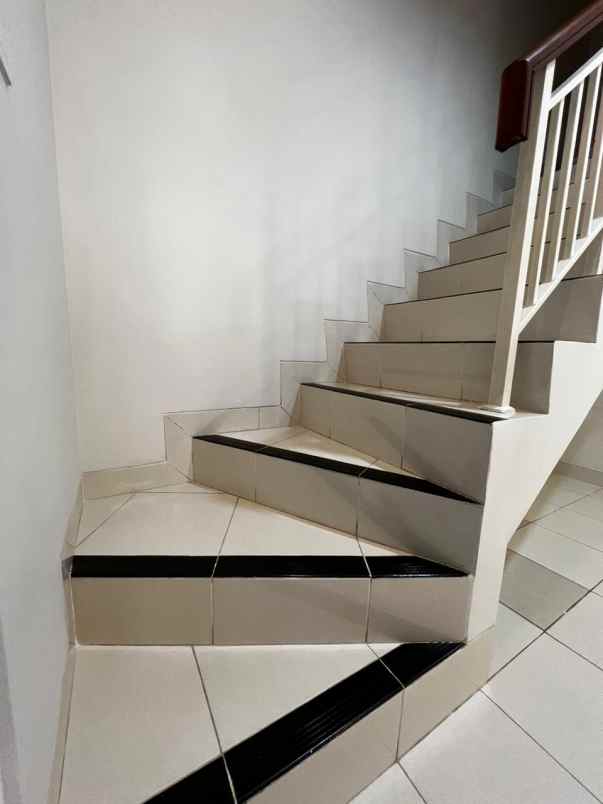 dijual rumah cluster virginia village