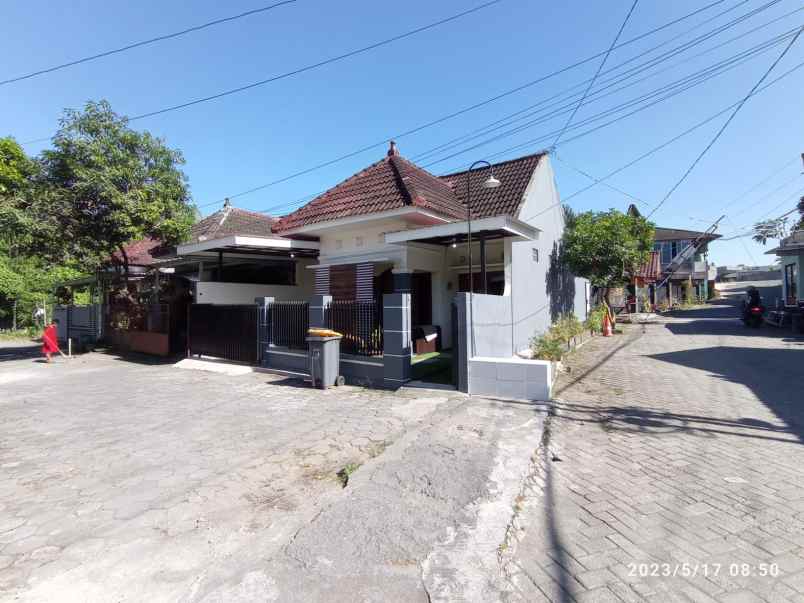 dijual rumah condong catur