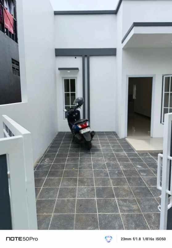 dijual rumah daerah pondok kacang