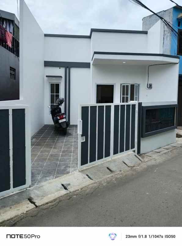 dijual rumah daerah pondok kacang