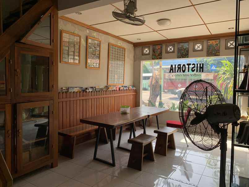 dijual rumah dan cafe di pinggir jalan raya bantul