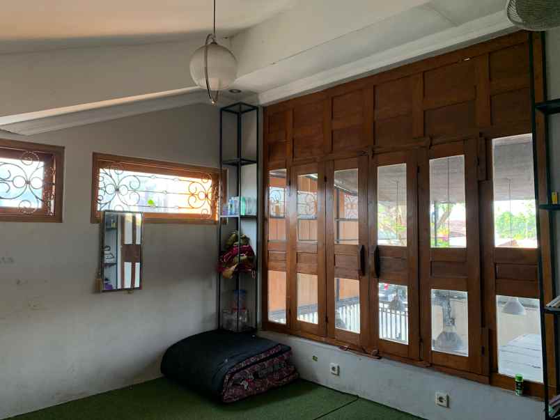 dijual rumah dan cafe di pinggir jalan raya bantul