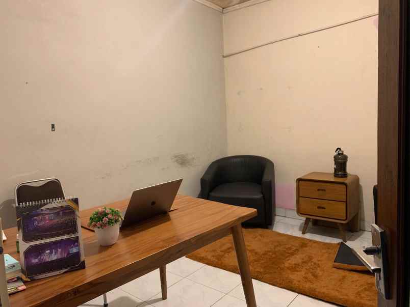 dijual rumah dan cafe di pinggir jalan raya bantul