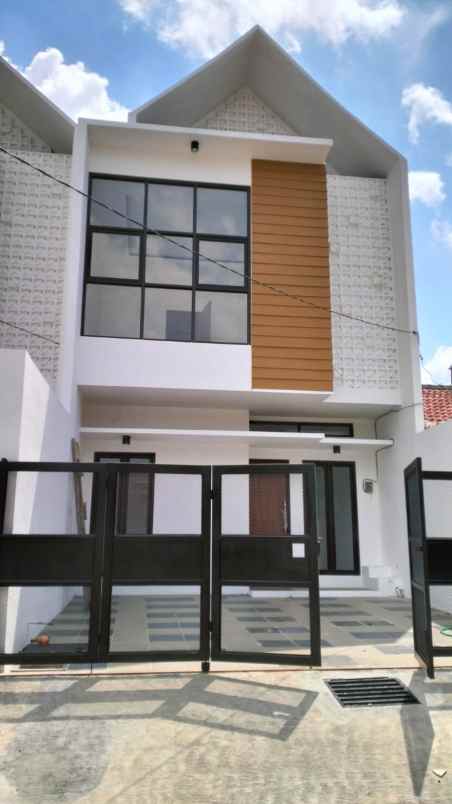 dijual rumah darmo harapan indah