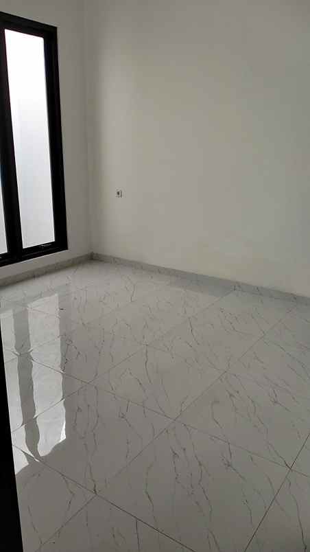 dijual rumah darmo harapan indah