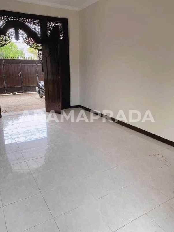 dijual rumah denpasar barat