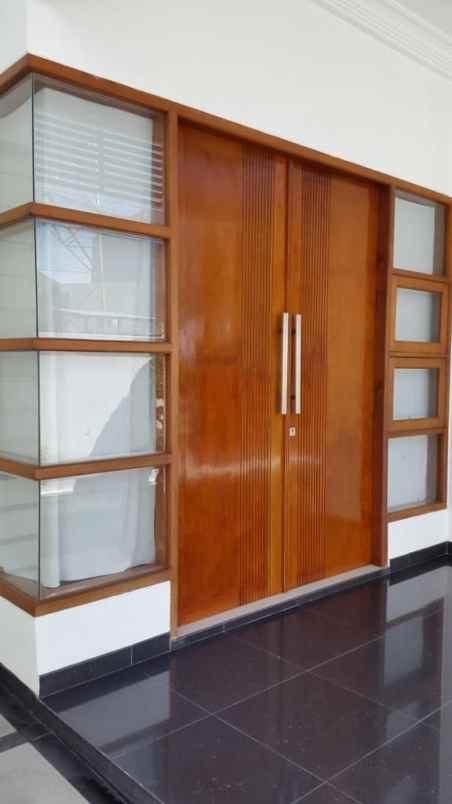 dijual rumah dharmahusada indah