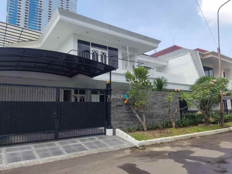 dijual rumah dharmahusada indah timur