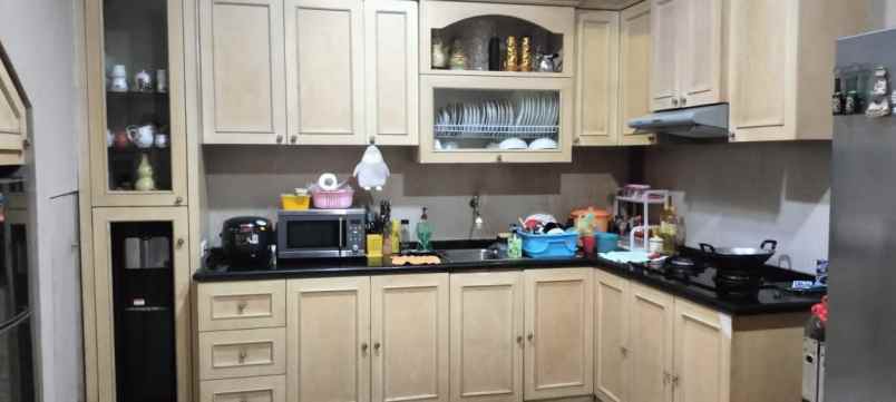 dijual rumah di cassa jardin