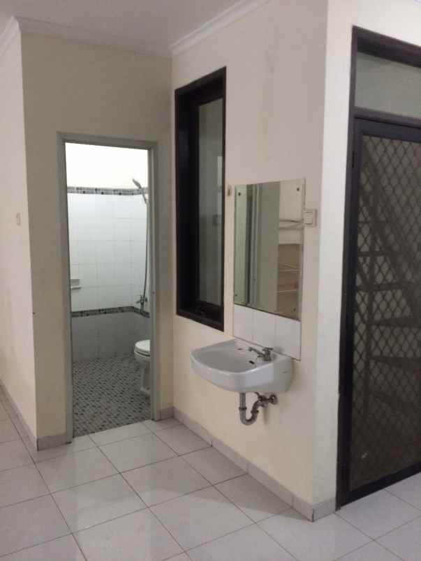 dijual rumah di gading arcadia