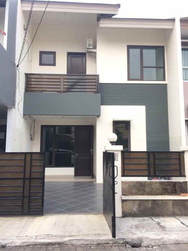 dijual rumah di gading arcadia